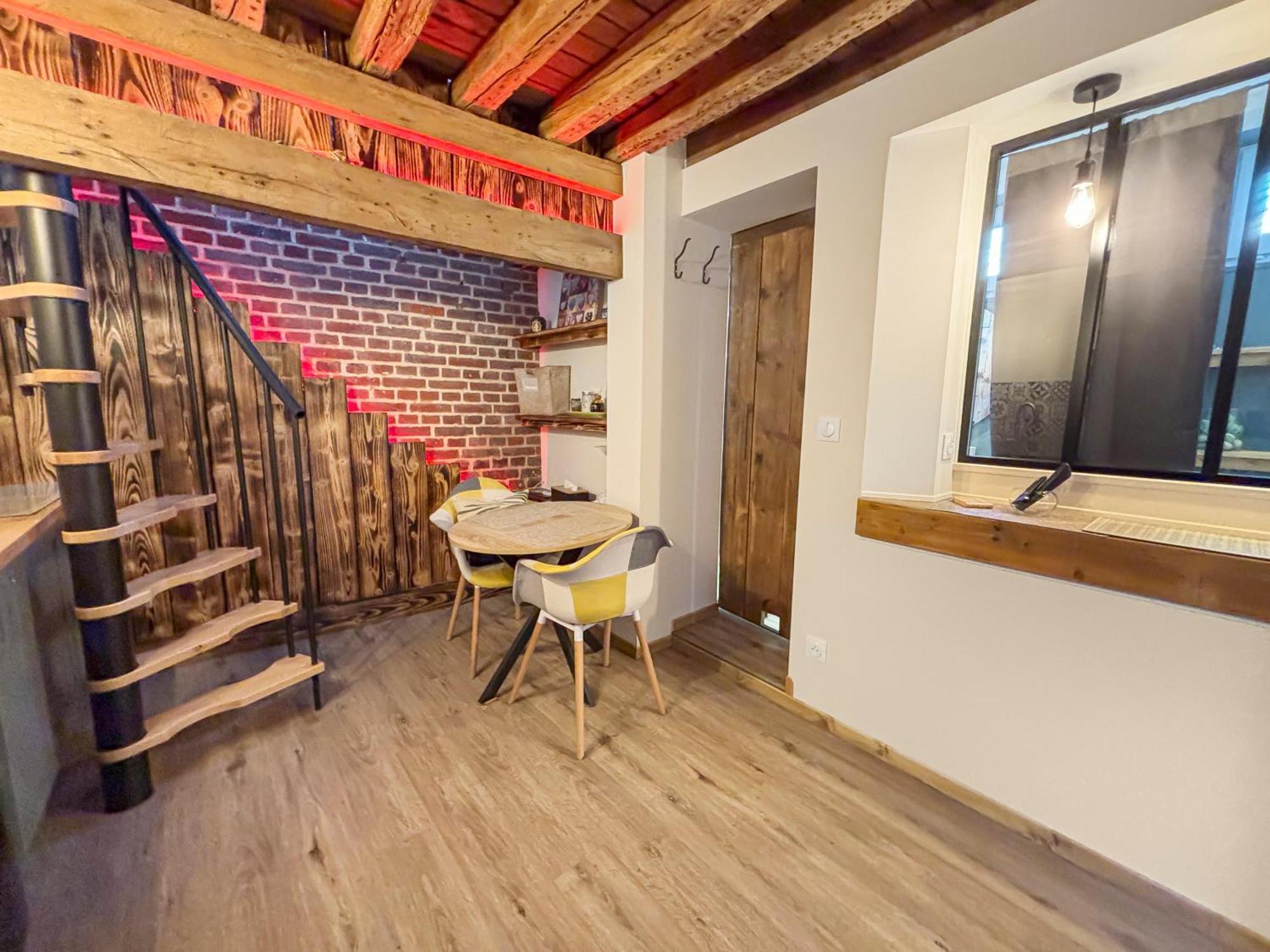 Duplex Cosy Avec Netflix & Amazon Prime Apartment Бове Екстериор снимка